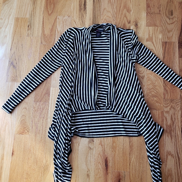 Black and white stripes top - Picture 3 of 6